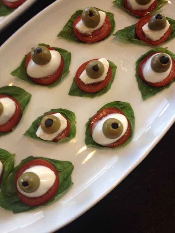 Spooky-Halloween-Charcuterie-Board-Ideas