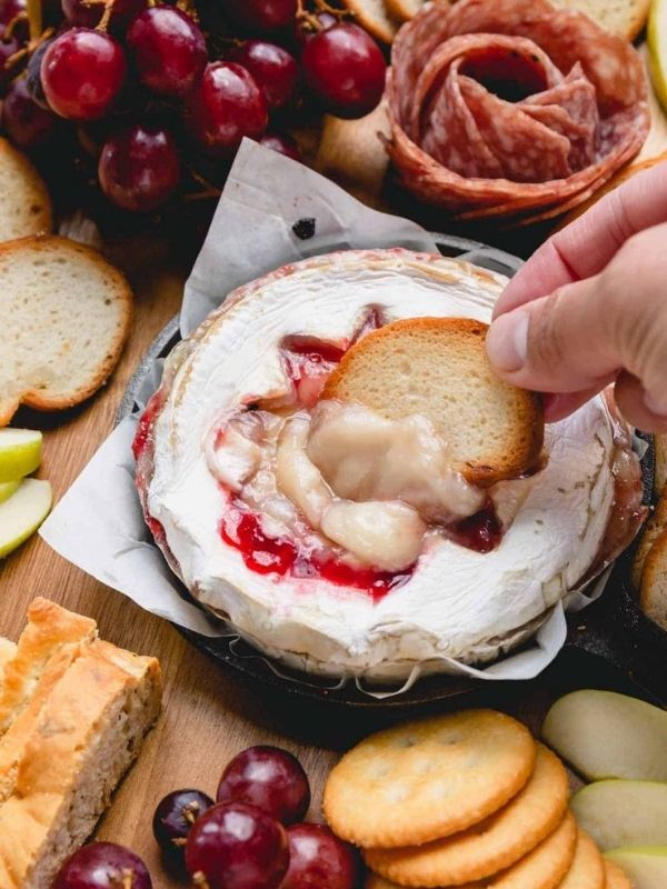Spooky-Halloween-Charcuterie-Board-Ideas