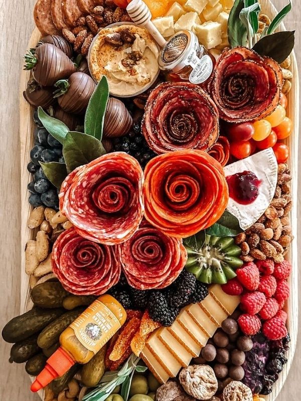 Spooky-Halloween-Charcuterie-Board-Ideas
