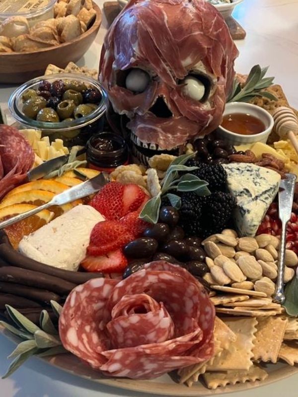 Spooky-Halloween-Charcuterie-Board-Ideas