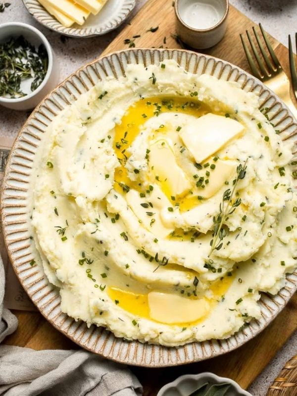 Thanksgiving-Potluck-Ideas-for-Work-Everyone-Will-Love