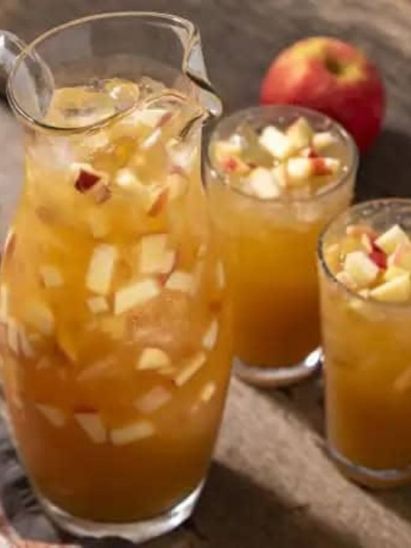Thanksgiving-Punch-and-Cocktail-Ideas-for-Your-Holiday-Gathering