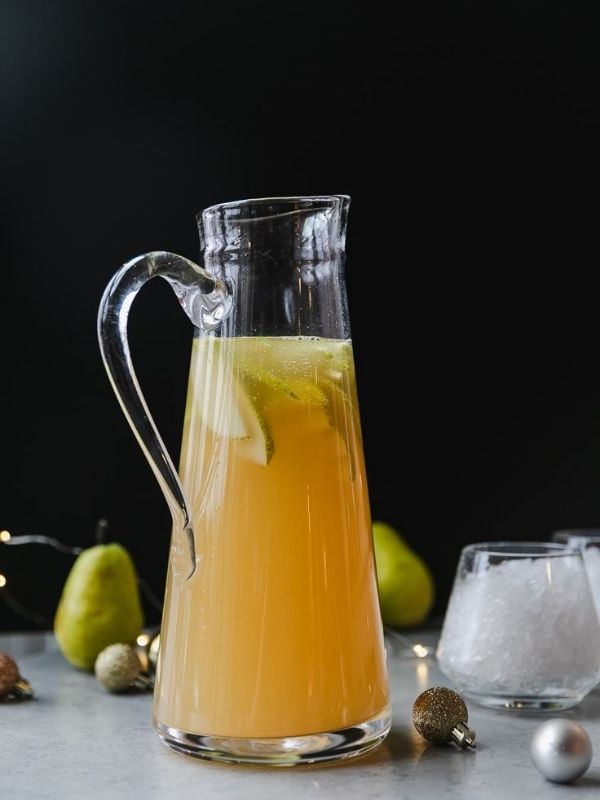 Thanksgiving-Punch-and-Cocktail-Ideas-for-Your-Holiday-Gathering