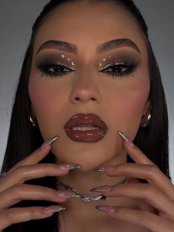 Birthday-Nail-and-Makeup-Ideas-for-a-Glamorous-Celebration