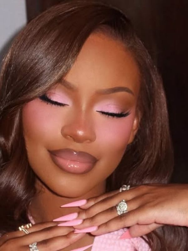 Birthday-Nail-and-Makeup-Ideas-for-a-Glamorous-Celebration