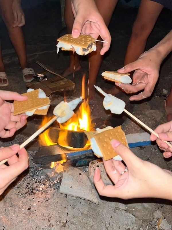 Fun-Campfire-Activities-for-Families-and-Friends