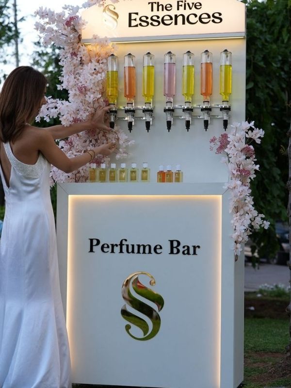 Luxury-Fragrance-Party-Ideas-for-an-Elegant-Celebration