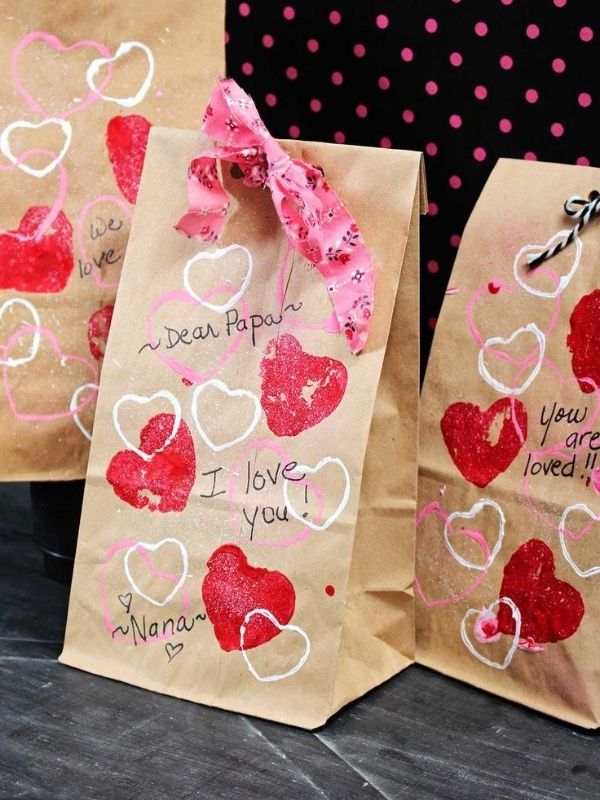 Valentine's-Day-Crafts-for-Kids-to-Make-at-Home-or-School