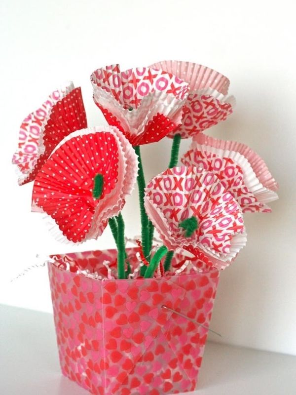 Valentine's-Day-Crafts-for-Kids-to-Make-at-Home-or-School