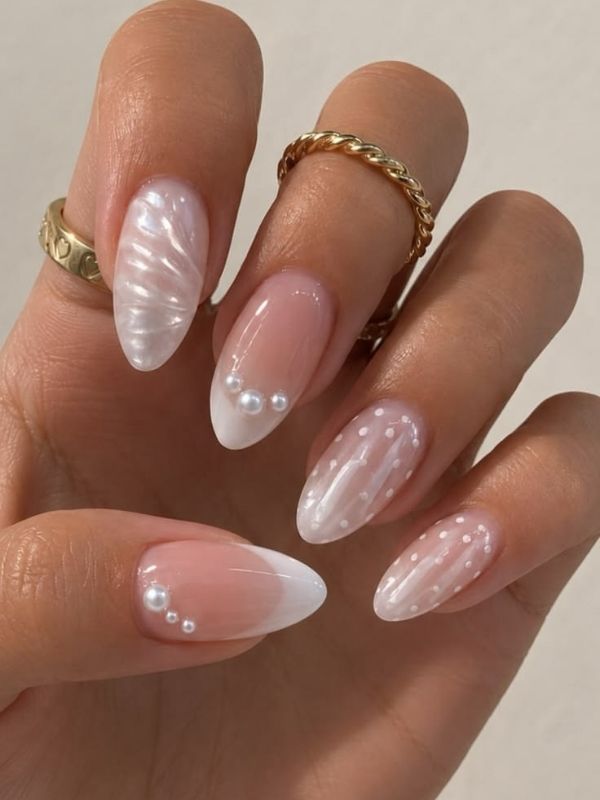 Valentine's-Day-Nail-Idea- for-a-Romantic-Manicure