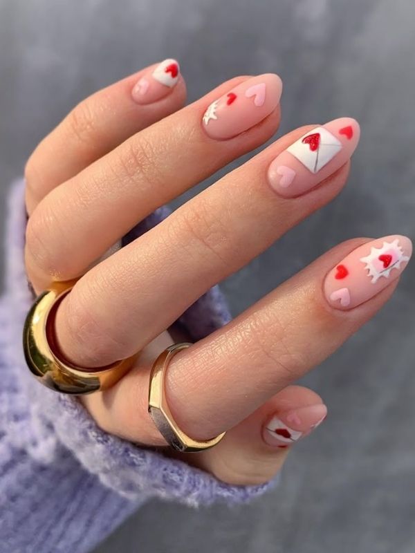 Valentine's-Day-Nail-Idea- for-a-Romantic-Manicure