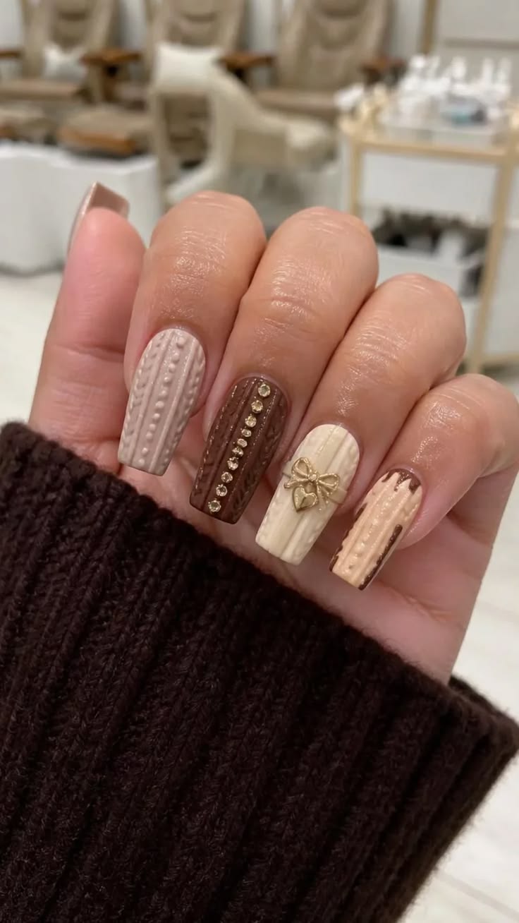 Cable-knit-nails-60-Fall-and-Thanksgiving-nail-Ideas-to-try-this-season