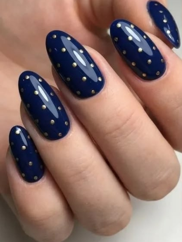 Cute-Polka-Dot-Nail-Designs-for-Short-Nails