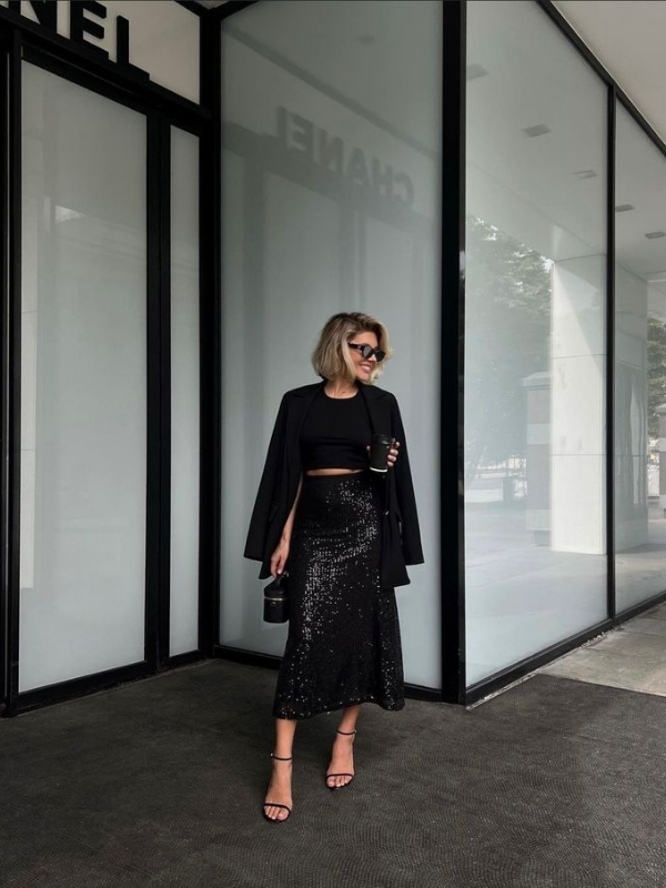 Cute-Sequin-Skirt-Outfit-Ideas-for-Women