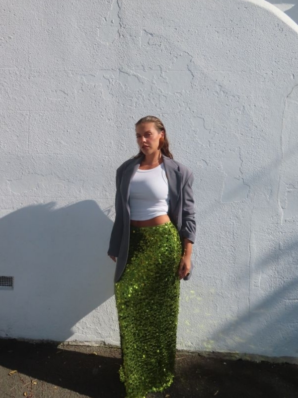 Cute-Sequin-Skirt-Outfit-Ideas-for-Women