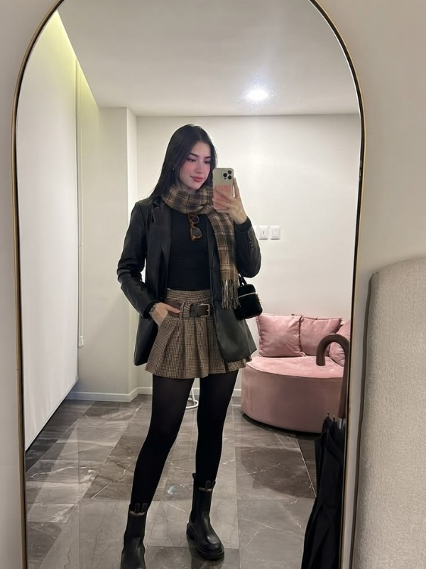 Cute-Skirt-and-Leggings-Outfit