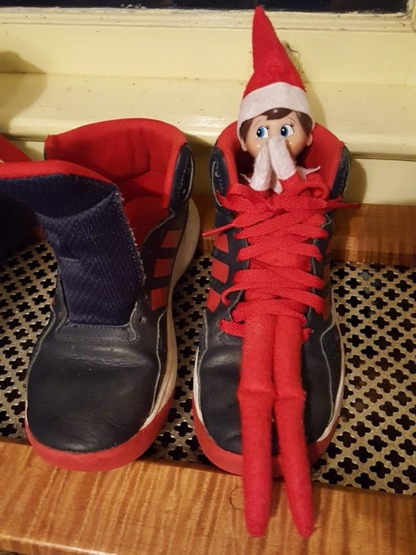 Easy-Elf-on-the -Shelf-Ideas-for-Kids