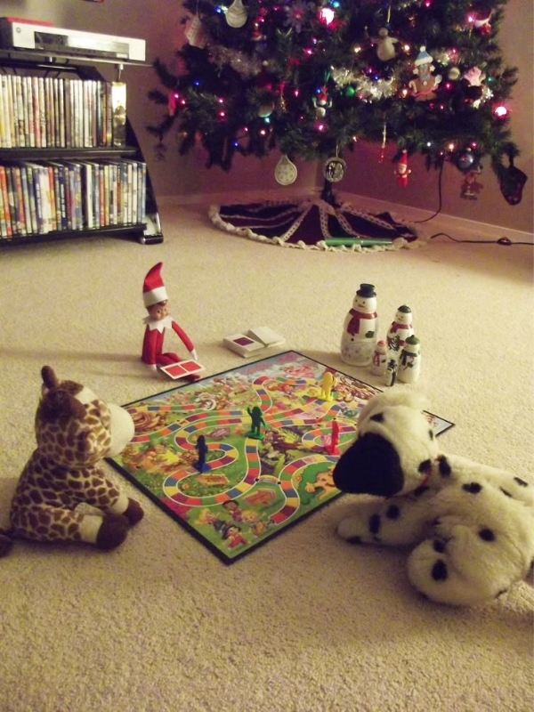 Easy-Elf-on-the -Shelf-Ideas-for-Kids