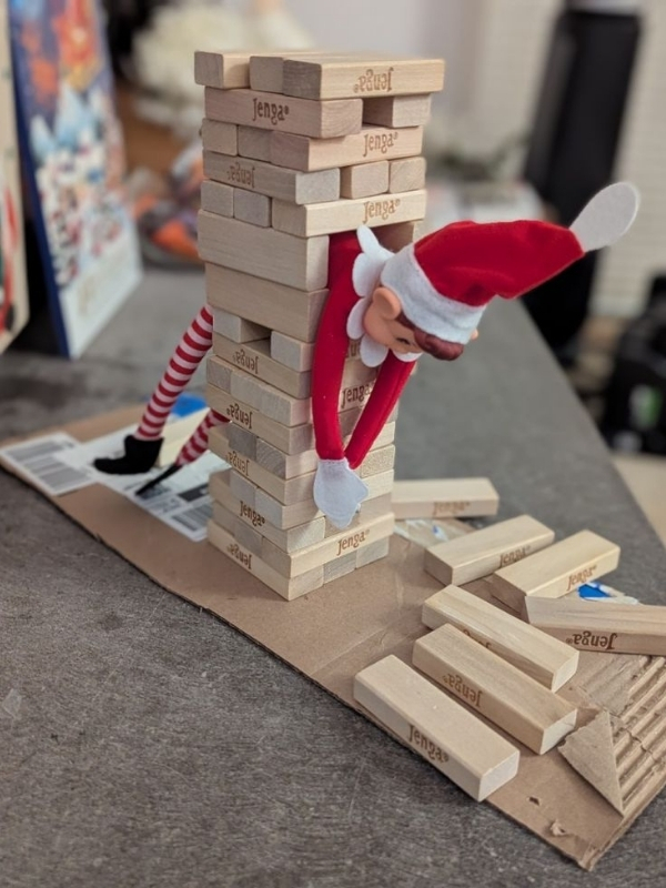 Easy-Elf-on-the -Shelf-Ideas-for-Kids