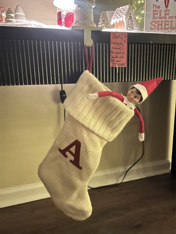 Easy-Elf-on-the -Shelf-Ideas-for-Kids