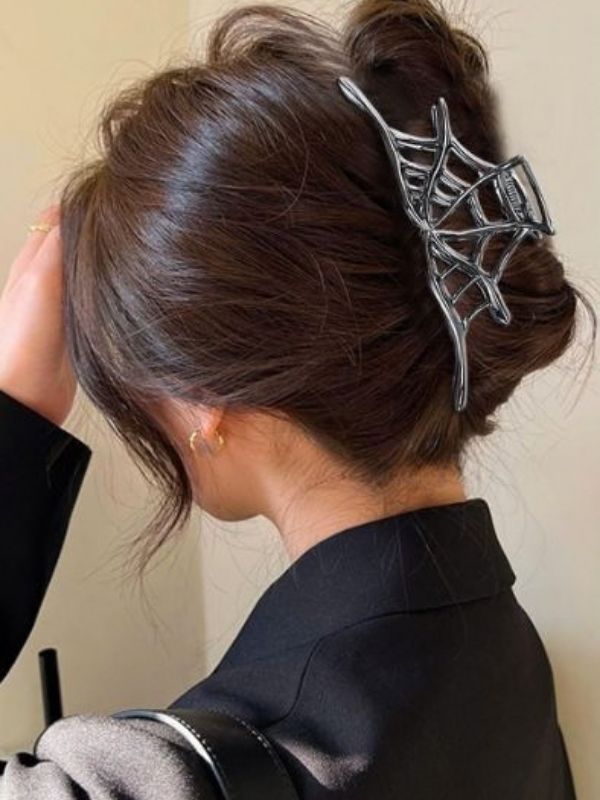Halloween-Hairstyle-Ideas-for-Women-Teens-and-Girls
