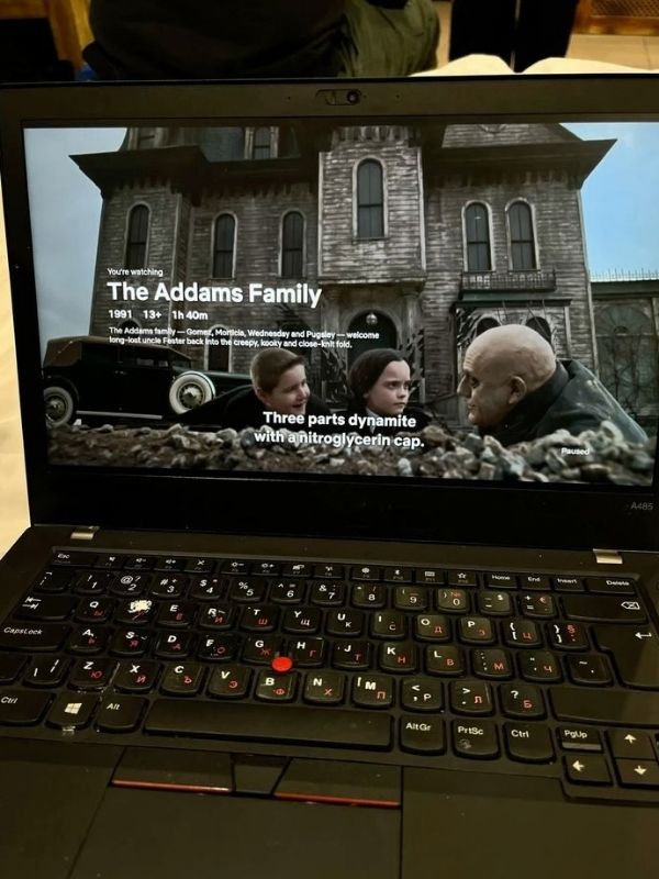 Halloween-Movie-Ideas-for-a-Spooky-Movie-Night
