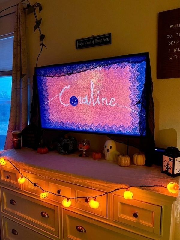 Halloween-Movie-Ideas-for-a-Spooky-Movie-Night