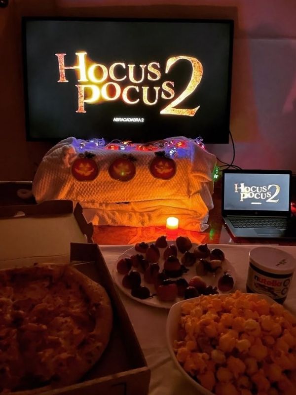 Halloween-Movie-Ideas-for-a-Spooky-Movie-Night