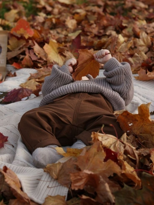 Simple-Newborn-Baby-Photoshoot-Ideas-at-Home