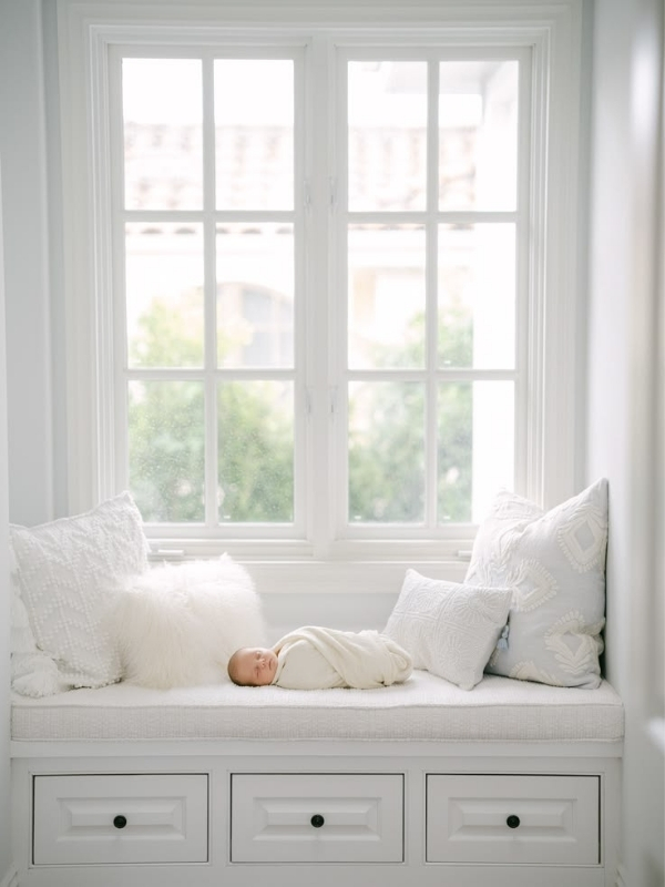 Simple-Newborn-Baby-Photoshoot-Ideas-at-Home