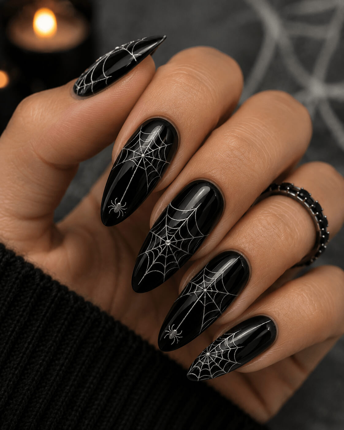 spider-webs-30-Halloween-nail-ideas