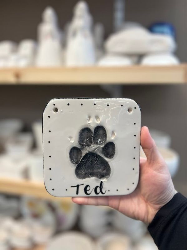 Dog-Paw-Print-Craft-Idea- to-Make-Sweet-Keepsakes-With-Your-Pup