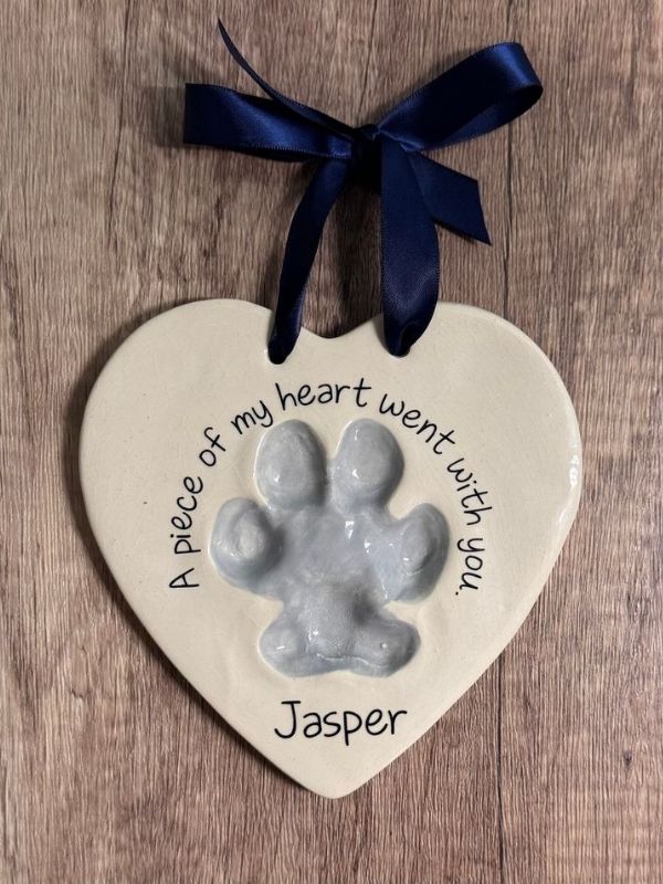 Dog-Paw-Print-Craft-Idea- to-Make-Sweet-Keepsakes-With-Your-Pup