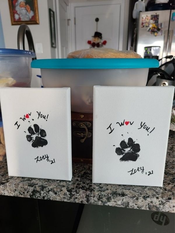 Dog-Paw-Print-Craft-Idea- to-Make-Sweet-Keepsakes-With-Your-Pup