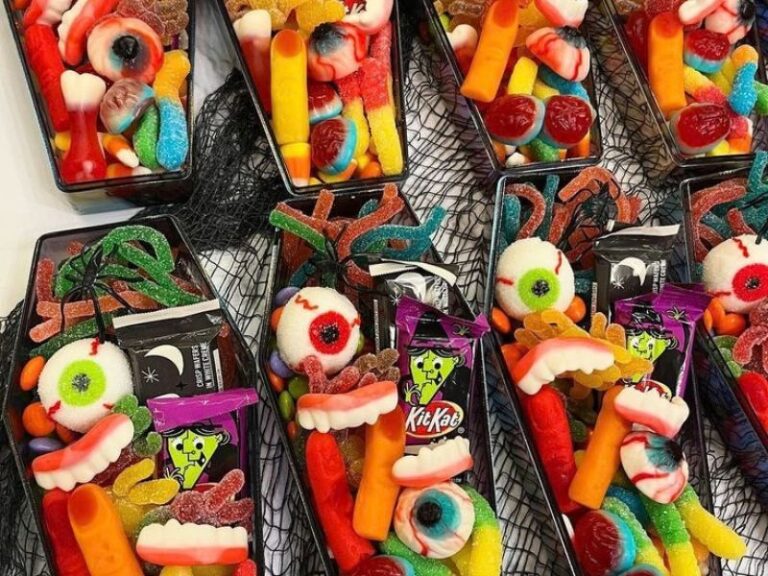 Featured-image-on-Halloween-Party-Favour-Ideas-for-Kids-and-Adults