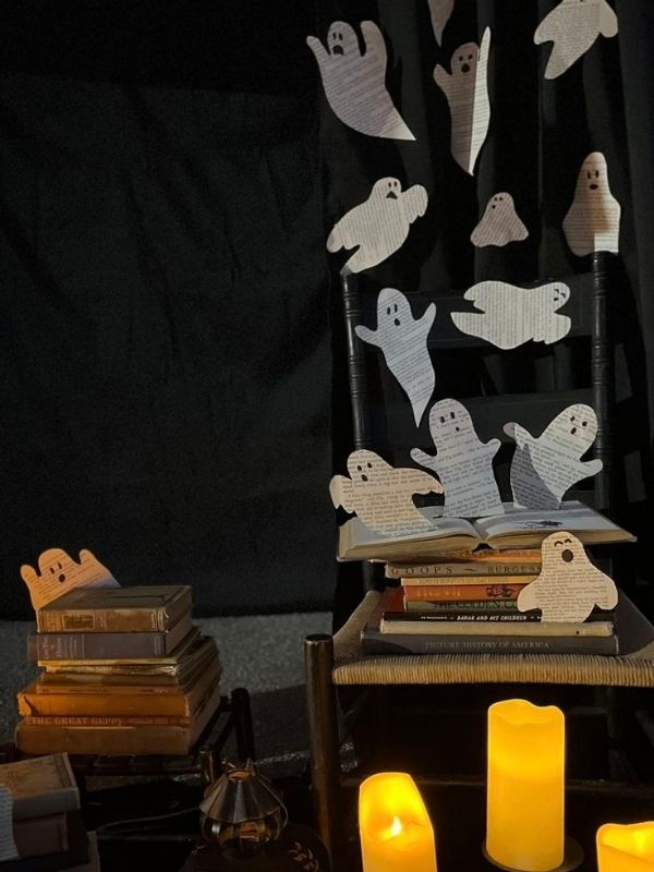Halloween-Classroom-Decor-Ideas-for-Doors-Walls-and-Windows