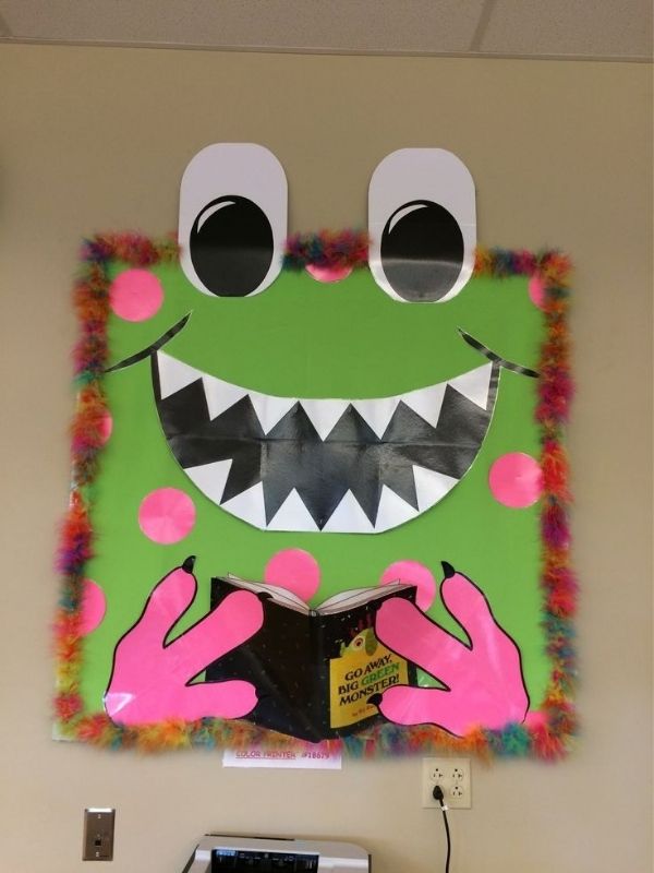 Halloween-Classroom-Decor-Ideas-for-Doors-Walls-and-Windows