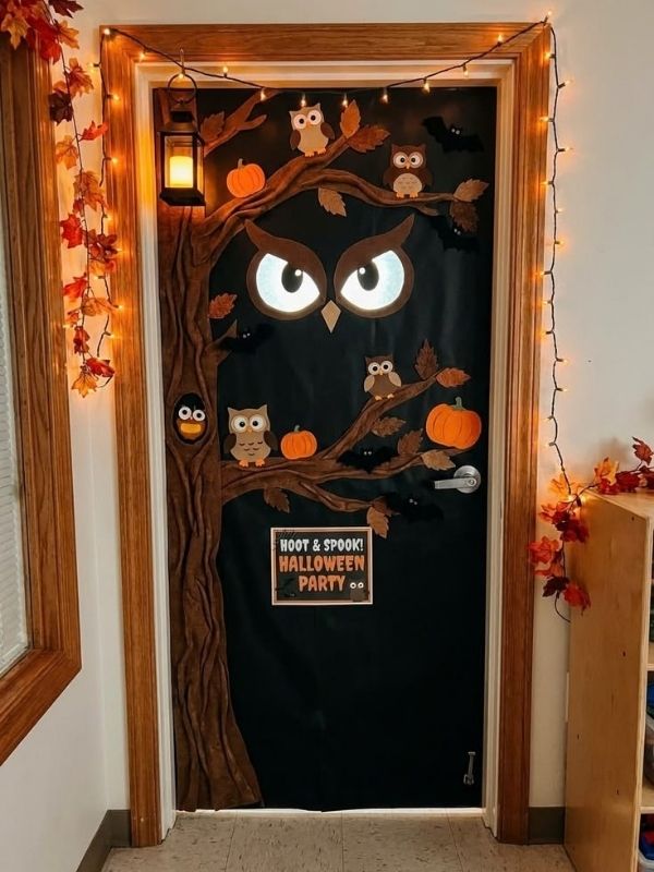 Halloween-Classroom-Decor-Ideas-for-Doors-Walls-and-Windows