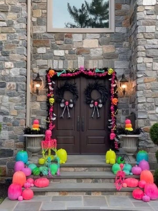 Halloween-Classroom-Decor-Ideas-for-Doors-Walls-and-Windows