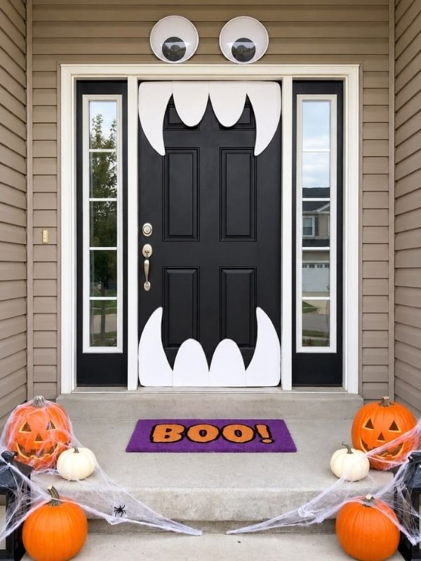 Halloween-Classroom-Decor-Ideas-for-Doors-Walls-and-Windows