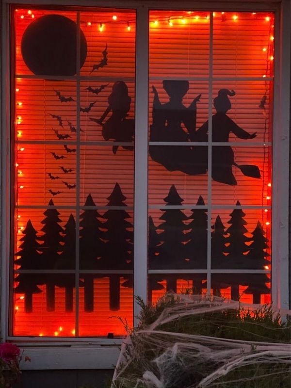 Halloween-Classroom-Decor-Ideas-for-Doors-Walls-and-Windows