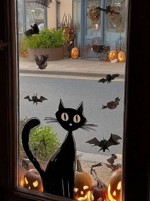 Halloween-Classroom-Decor-Ideas-for-Doors-Walls-and-Windows