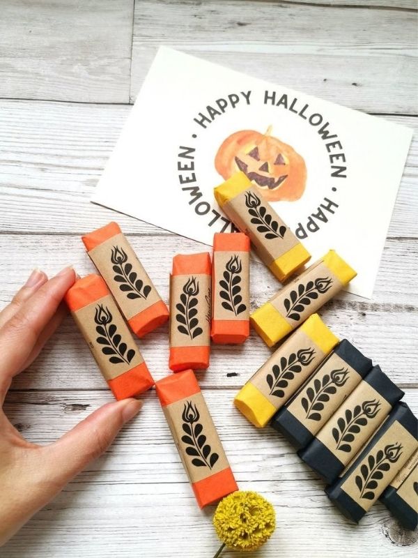 Halloween-Party-Favour-Ideas-for-Kids-and-Adults