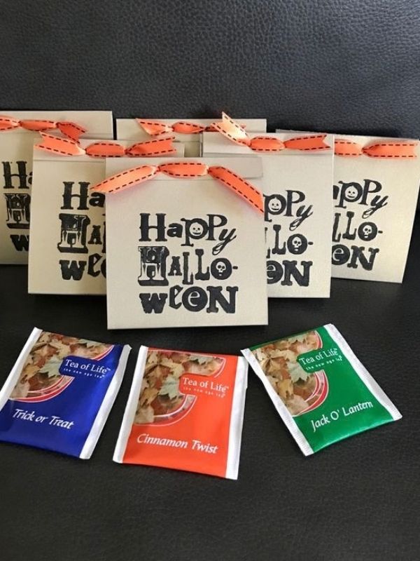 Halloween-Party-Favour-Ideas-for-Kids-and-Adults