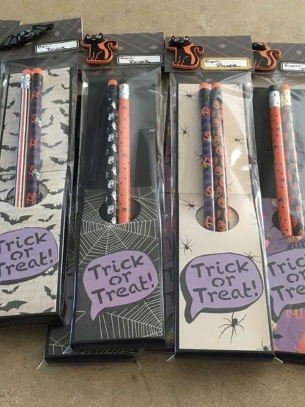 Halloween-Party-Favour-Ideas-for-Kids-and-Adults