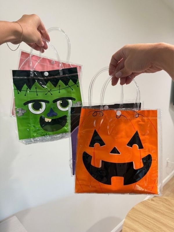 Halloween-Party-Favour-Ideas-for-Kids-and-Adults