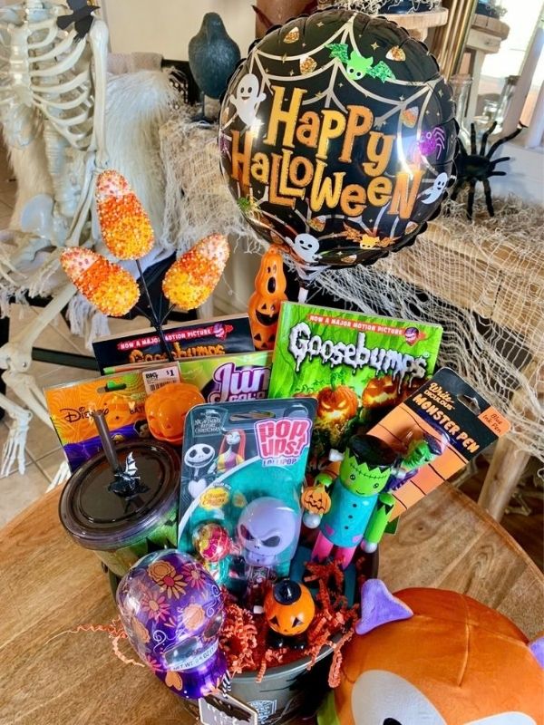 Halloween-Spooky-Basket-Ideas-for-Kids-Teens-and-Adults