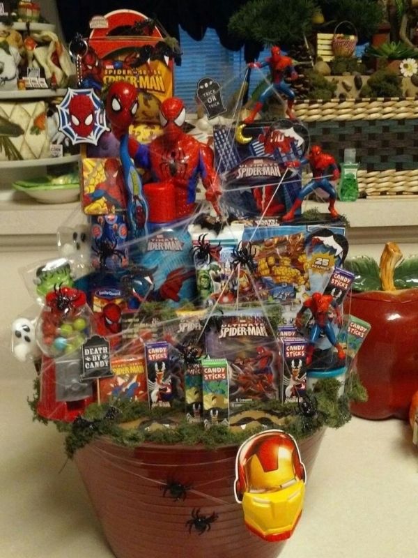Halloween-Spooky-Basket-Ideas-for-Kids-Teens-and-Adults