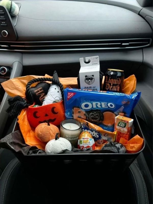 Halloween-Spooky-Basket-Ideas-for-Kids-Teens-and-Adults