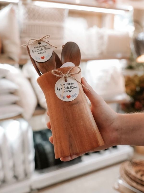 Thanksgiving-Gift-Ideas-for-Employees-They’ll-Actually-Appreciate